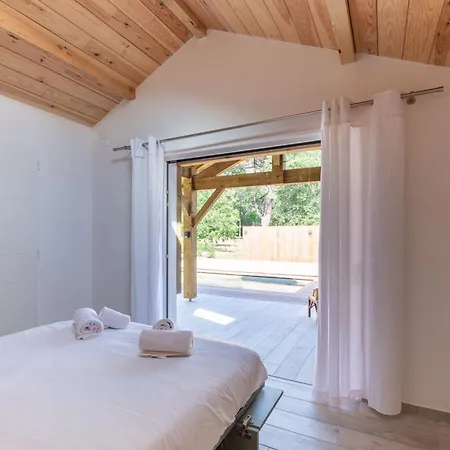Restored Barn In Its Landes Airial *